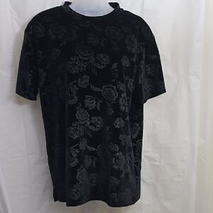 Forever 21 Size: Small Black Velveteen Short Sleeve Top Roses Like New